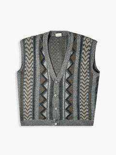 Vintage cardigan 90s. Featuring a full front button closure, this cardigan is practical and versatile. Its large side pockets add a touch of functionality.