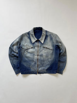 French cyclist jacket from the 50s in classic blue workwear cotton. Unique color nuances and prophete zip. A garment that embodies true French workwear. 