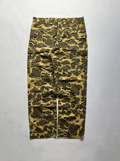 Vintage Duck Camo Cargo pants produced approximately between the 1960s and 1970s. Made in Japan. Hama zip. Size W38 L34. In excellent condition.