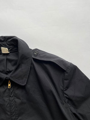 Usaf Uniform from the 80s and used by the US air force. Boxy fit, black color and YKK zip. Lightweight fabric. Vintage piece that contains the history of the USAF.