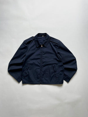 Lightweight jacket us air force 60s. The navy blue color and the light fabric make this jacket absolutely the best for the spring and summer seasons. Vintage Made in USA.