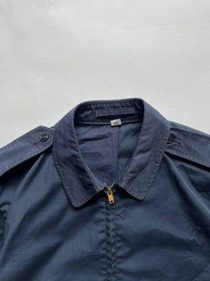 Lightweight jacket us air force 60s. The navy blue color and the light fabric make this jacket absolutely the best for the spring and summer seasons. Vintage Made in USA.