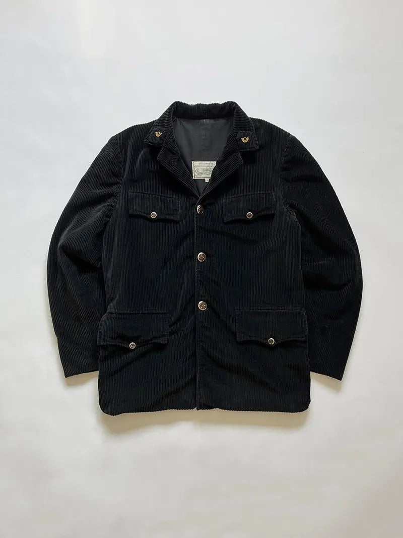 French hunting jacket from the 60s in corduroy Royal Hunter. All the buttons are original and depict animals, a typical detail of traditional French garments.