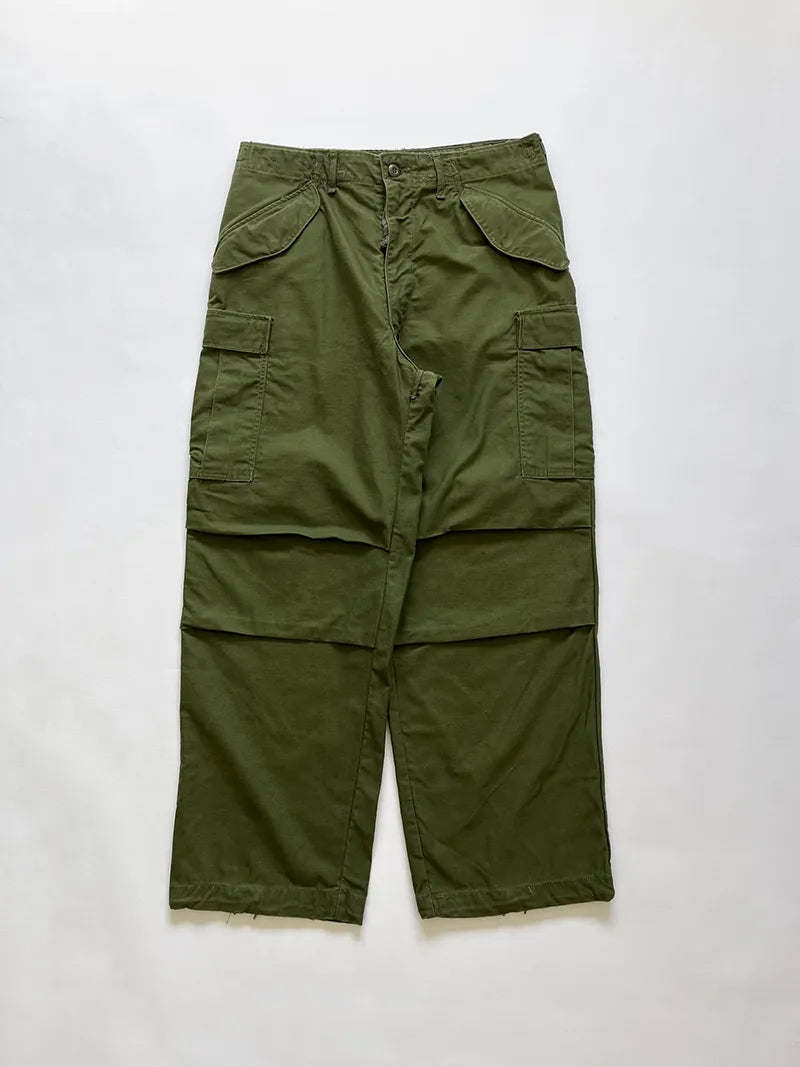Vintage M-65 field pants from the 70s, Serval Zip. Introduced in 1965 during the Vietnam War, the M-65 pant represents the evolution of the M-51 model.