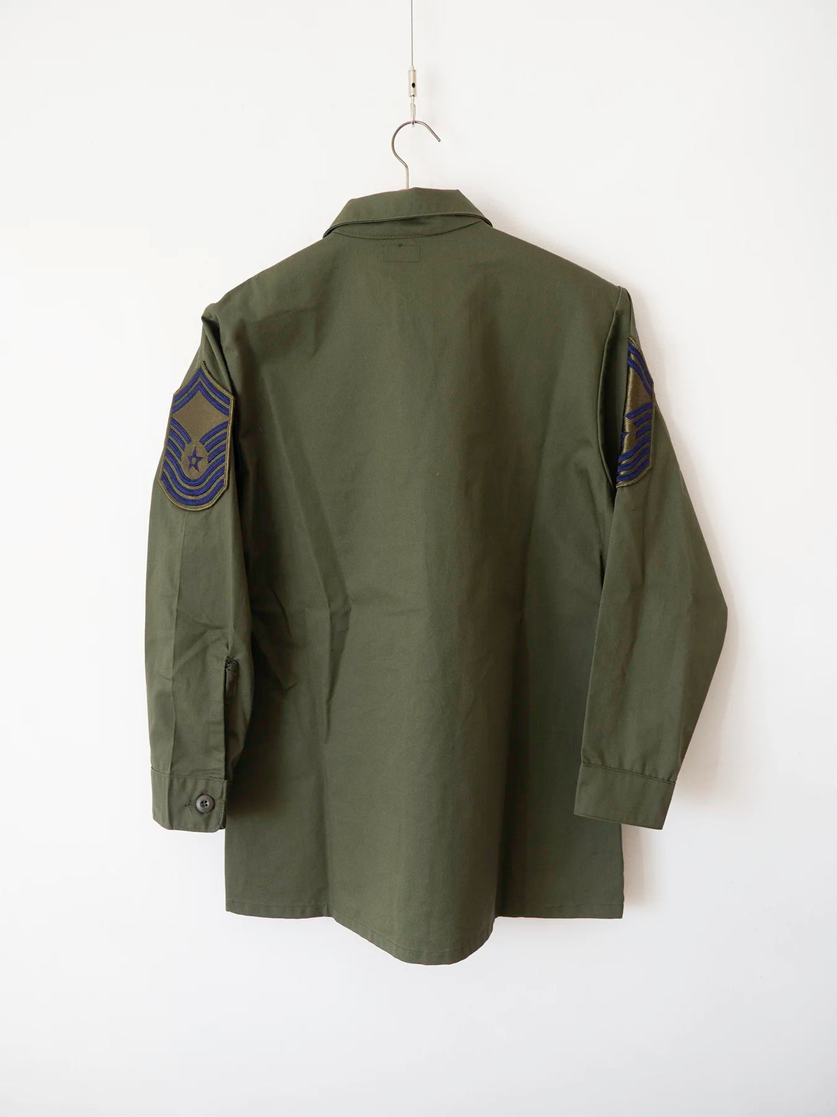 Back view of the OG-507 vintage US Air Force utility shirt, size XL.